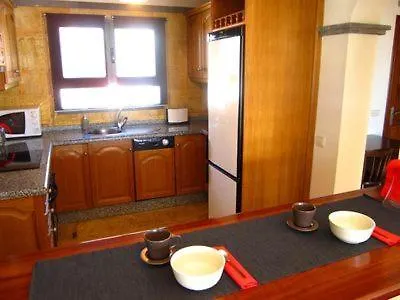 Alai. Privacidad. Piscina Climatizada. Wifi. Tv Cable. Villa *