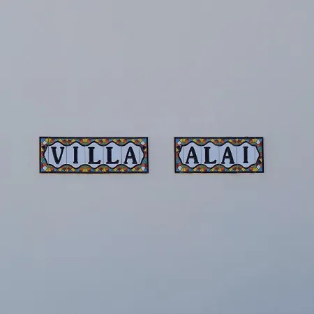 Alai. Privacidad. Piscina Climatizada. Wifi. Tv Cable. Villa *